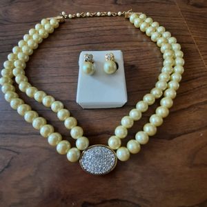 2005 Avon President's Recognition Pearlesque Necklace & Earrings Set